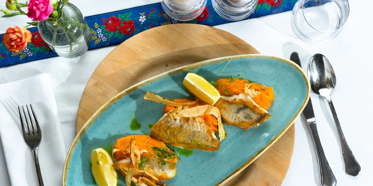 Dvojchodové menu prešporských špecialít, kačací alebo husací pekáč s prílohami v reštaurácii Leberfinger