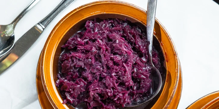 Dvojchodové menu prešporských špecialít, kačací alebo husací pekáč s prílohami v reštaurácii Leberfinger
