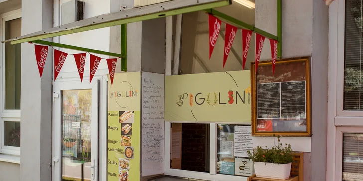 Americký hotdog alebo nadupané burgre s hranolčekmi a omáčkou v bistre PIGULINY