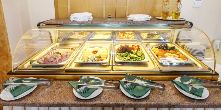 Relaxačný 4* pobyt v centre Karlových Varov: raňajky, polpenzia, wellness aj zľava na procedúry