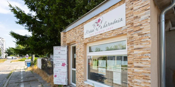 Kozmetické služby: Lash lift mihalníc, laminácia obočia, úprava a farbenie obočia hennou, ultrazvukové čistenie alebo kompletné ošetrenie pleti