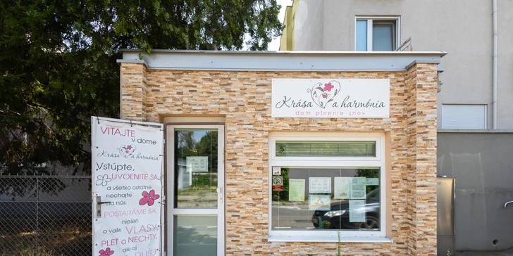 Kozmetické služby: Lash lift mihalníc, laminácia obočia, úprava a farbenie obočia hennou, ultrazvukové čistenie alebo kompletné ošetrenie pleti