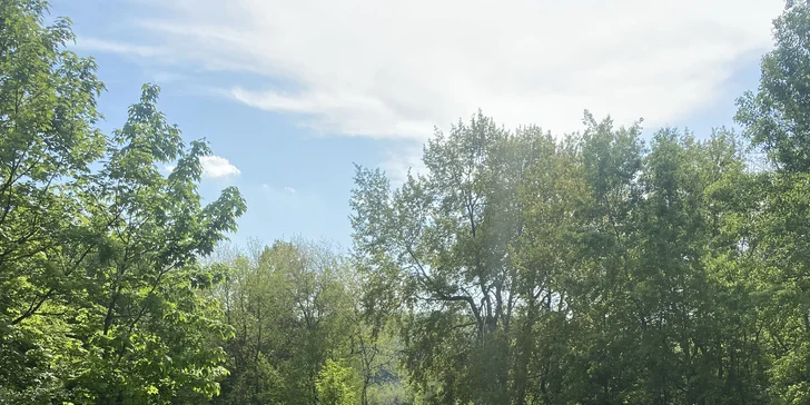 Luxusná chata na samote pri Banskej Štiavnici: terasa s vírivkou, saunou i kaďou aj areál plný aktivít