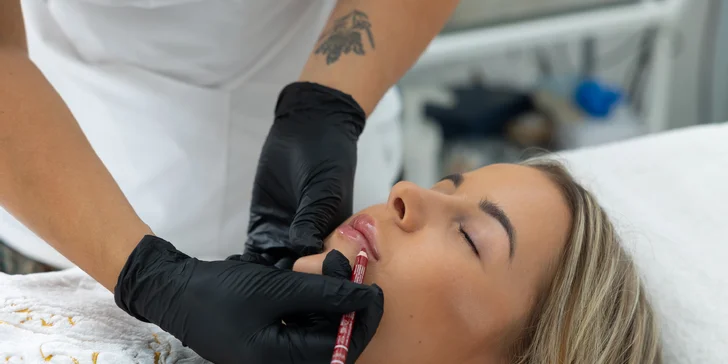 Permanentný make up obočia púdrovou metódou alebo akvarelové pery