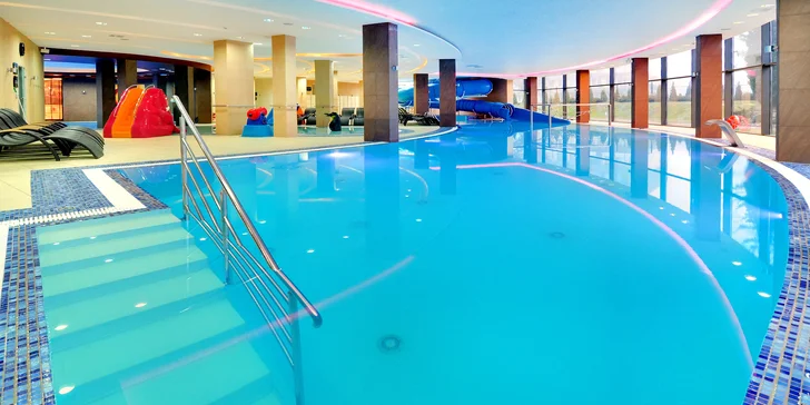 Rodinná dovolenka pri Balte: hotel blízko mora, polpenzia, neobmedzený vstup do bazénov a sáun, animačné programy