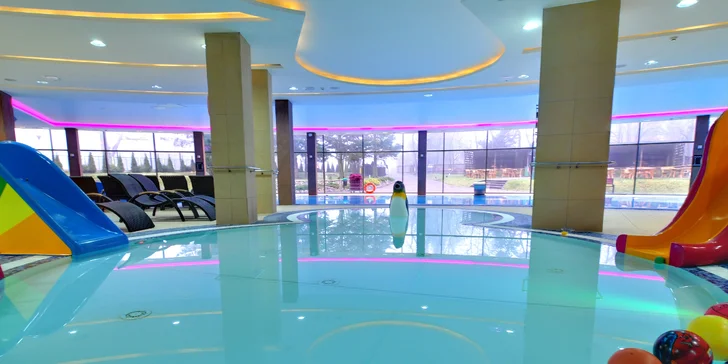 Dovolenka pri Balte: hotel v blízkosti mora, polpenzia, neobmedzený vstup do bazénov a sáun, animačné programy