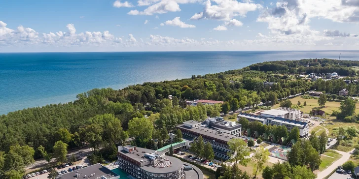 Dovolenka pri Balte: hotel v blízkosti mora, polpenzia, neobmedzený vstup do bazénov a sáun, animačné programy