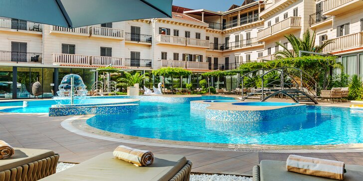Luxusný hotel v slnečnej Dalmácii s polpenziou a neobmedzeným wellness