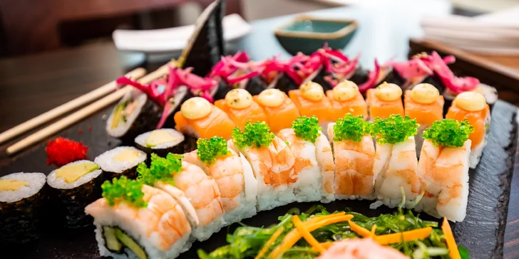 Fantastický sushi set pre 2 osoby v SUSHIHANIL