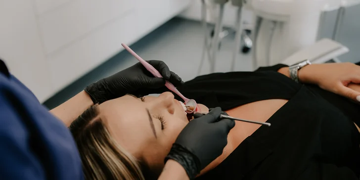 Dentálna hygiena pre deti aj dospelých alebo bielenie zubov