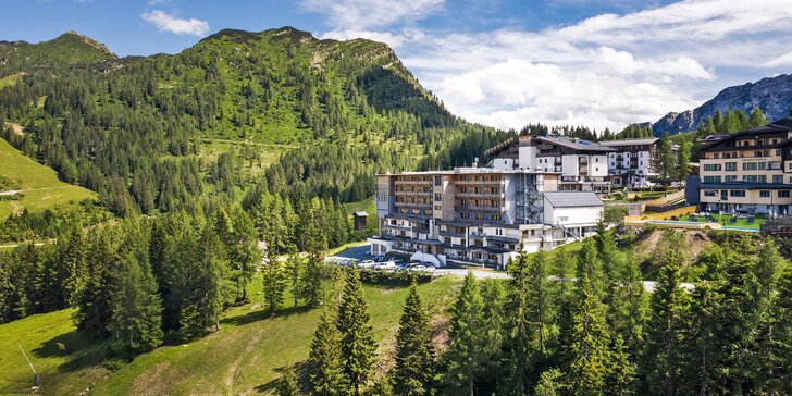 Luxusný hotel v Korutánsku priamo v lyžiarskom areáli: plná penzia, wellness a pobyt pre dve deti zadarmo