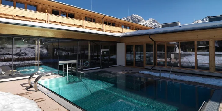 Luxusný hotel v Korutánsku priamo v lyžiarskom areáli: plná penzia a wellness