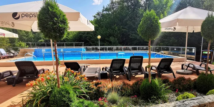 Hotel obklopený horami a lesmi: dovolenka s polpenziou, neobmedzeným wellness aj spa