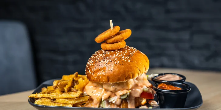 Hovädzí burger v BIO kvalite aj s prílohami alebo Chicken Wrap