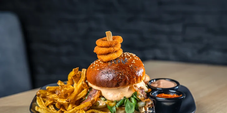 Hovädzí burger v BIO kvalite aj s prílohami alebo Chicken Wrap