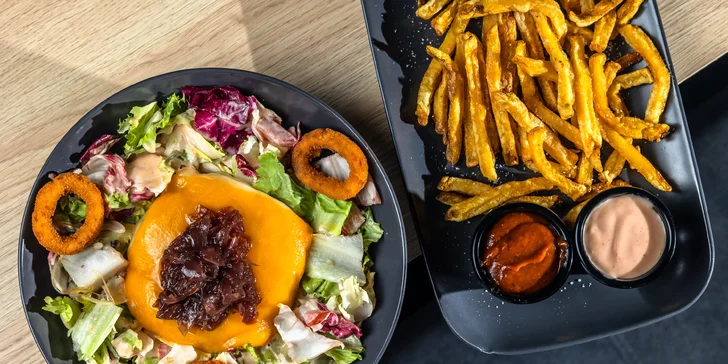 Hovädzí burger v BIO kvalite aj s prílohami alebo Chicken Wrap
