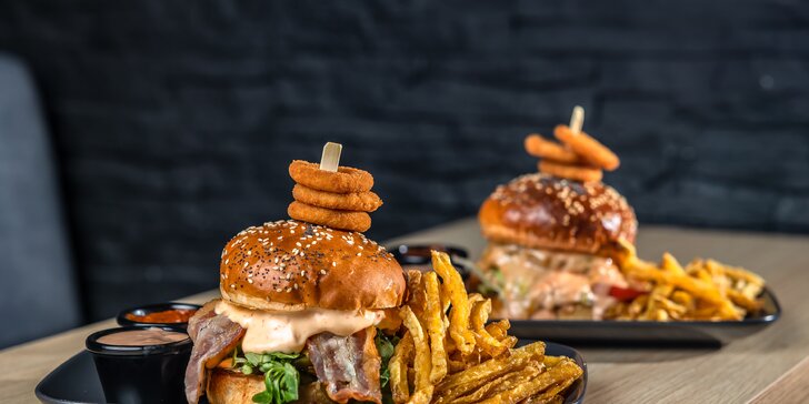 Hovädzí burger v BIO kvalite aj s prílohami alebo Chicken Wrap