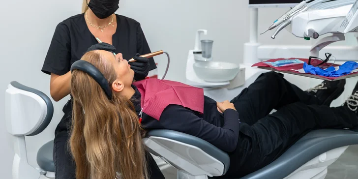 Doktor Úsmev: Dentálna hygiena s Air flow alebo bielenie zubov