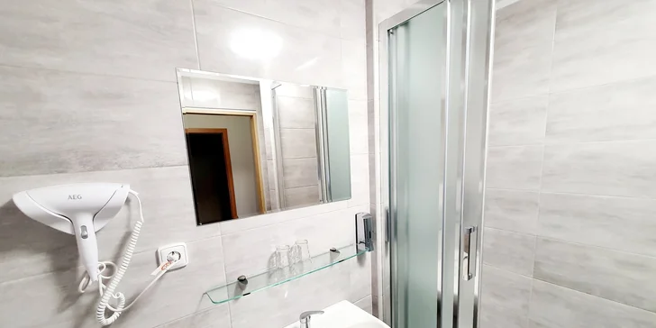 Relax pre dvoch v Prahe s bohatými raňajkami a privátnym bazénom