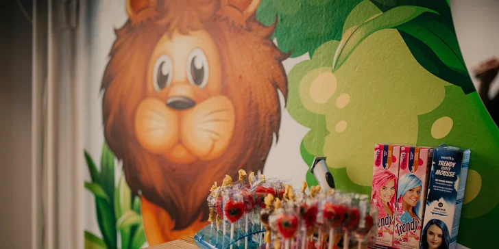 Dievčenský strih alebo natočenie vláskov či otvorený voucher v kaderníctve Lenny