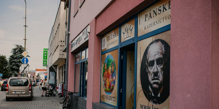 Dievčenský strih alebo natočenie vláskov či otvorený voucher v kaderníctve Lenny
