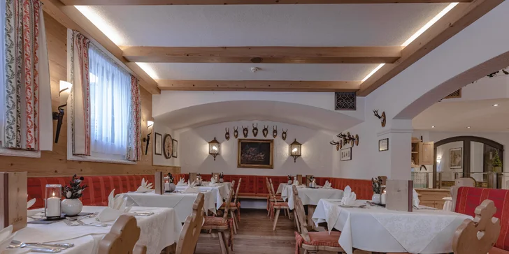 Aktívna dovolenka v rakúskych Alpách: hotel s polpenziou, fľaša prosecca, bazén aj privátny vstup do sauny
