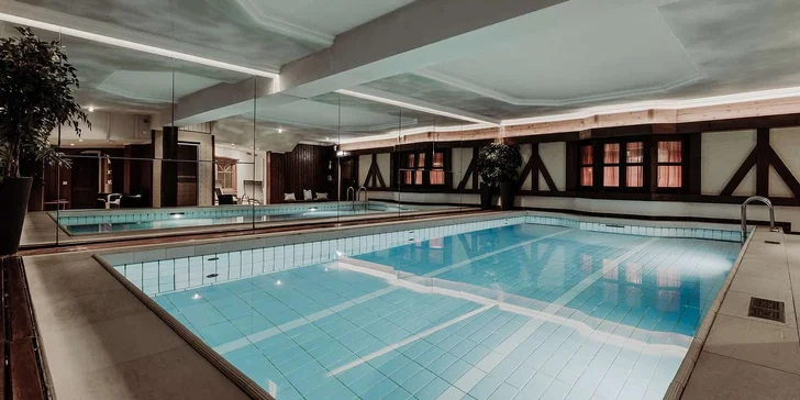 Aktívna dovolenka v rakúskych Alpách: hotel s polpenziou, fľaša prosecca, bazén aj privátny vstup do sauny