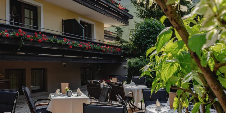 Aktívna dovolenka v rakúskych Alpách: hotel s polpenziou, fľaša prosecca, bazén aj privátny vstup do sauny