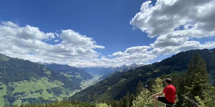 Aktívna dovolenka v rakúskych Alpách: hotel s polpenziou, fľaša prosecca, bazén aj privátny vstup do sauny