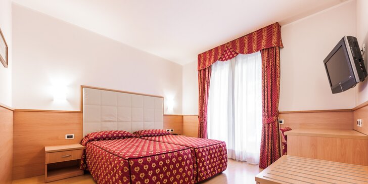 Dovolenka pri Lago di Garda: 3* hotel pri jazere, v lete vonkajší bazén, dvojizbový apartmán
