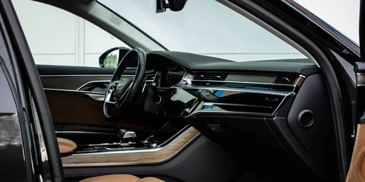 Dupnite na to! Jazda na AUDI A8 s 340 koňmi pod kapotou