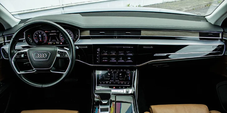 Dupnite na to! Jazda na AUDI A8 s 340 koňmi pod kapotou