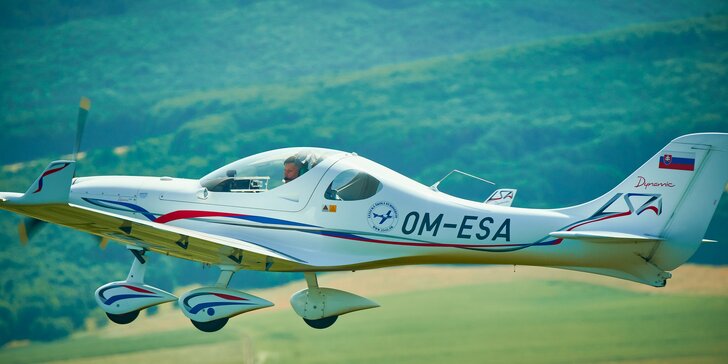 Zážitkový let lietadlom AEROSPOOL WT9 DYNAMIC LSA alebo SKYLEADER JA-400 s možnosťou pilotovania ponad západné Slovensko
