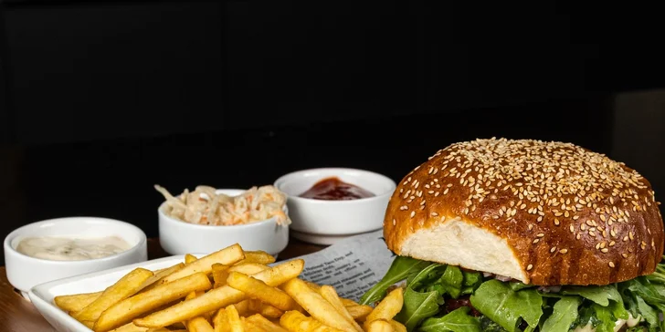 Reštaurácia Pinus: Burgre Black Angus či špeciality z Josper Grillu