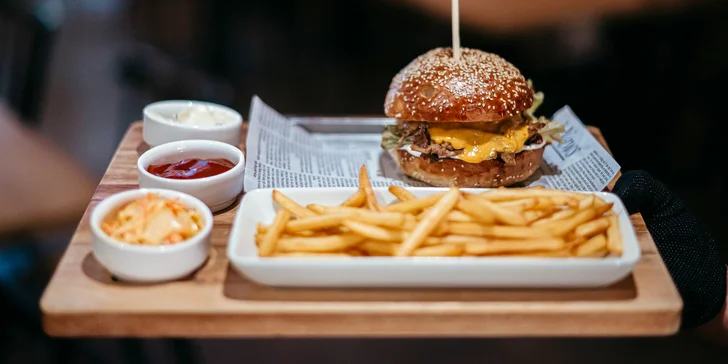 Reštaurácia Pinus: Burgre Black Angus či špeciality z Josper Grillu
