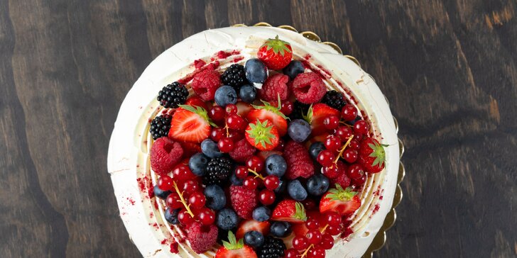 Koláč a nápoj podľa vašej chuti alebo deluxe torta na každú oslavu