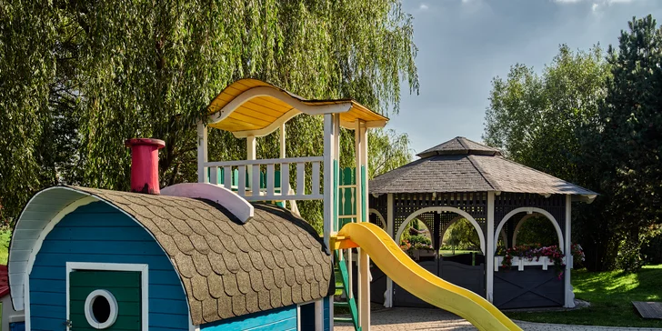 4* pobyt len 20 minút od centra Krakova so stravou, wellness, športovými ihriskami a veľkým parkom
