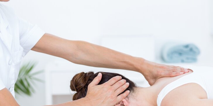 Uvoľňujúca masáž krčnej chrbtice v trakčnej polohe