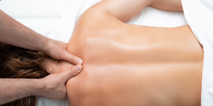 Uvoľňujúca masáž krčnej chrbtice v trakčnej polohe