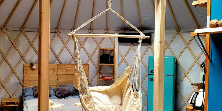 Havaj alebo africké safari v poľskom glampe: luxusné jurty pre 5 osôb s kuchyňou a privátnou vírivkou