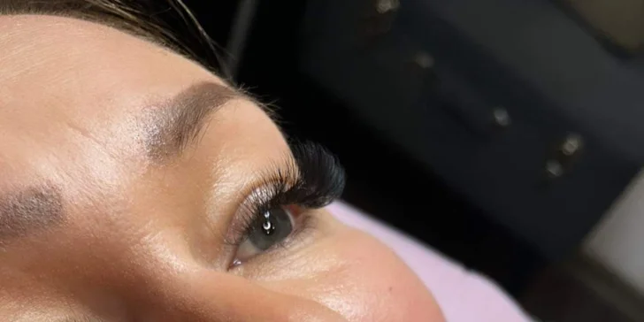 Satin Lips alebo púdrové obočie: Tetovanie obočia a pier