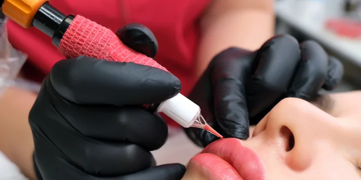 Satin Lips alebo púdrové obočie: Tetovanie obočia a pier