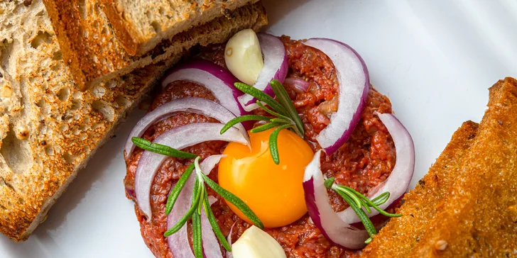 Burger, tatarák, vyprážaná misa či degustácia craftového piva