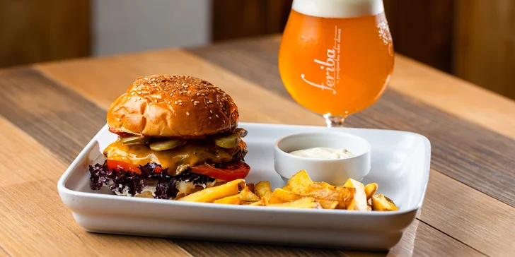 Burger či tatarák vo Feriba Craft Beer Pube