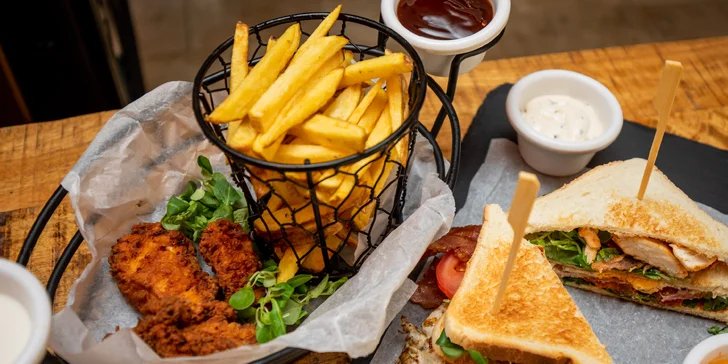 Lahodný street food u pána Wafličku: Club sandwich alebo chrumkavé stripsy s hranolčekmi