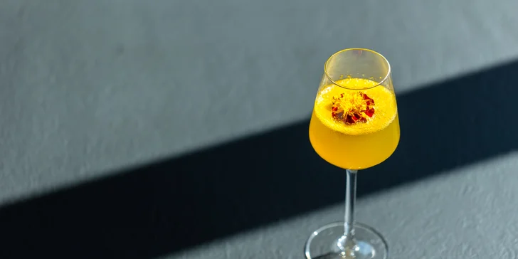 3 miešané drinky podľa vášho výberu: Mojito, Gin-Tonic, Mimoza, Mai Tai a i.