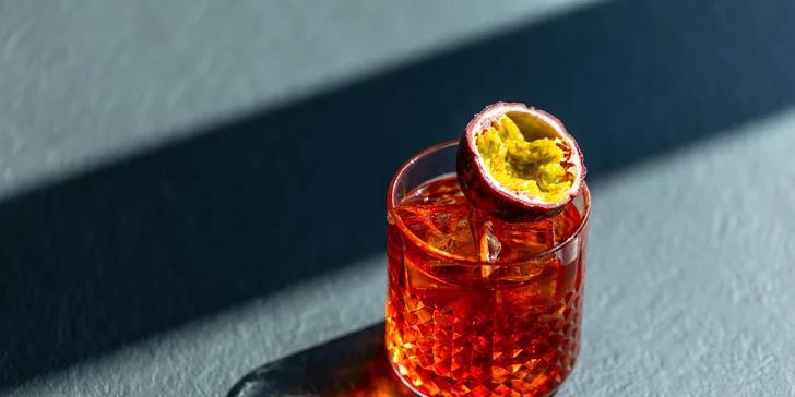 3 miešané drinky podľa vášho výberu: Mojito, Gin-Tonic, Mimoza, Mai Tai a i.