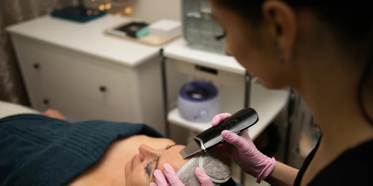Ošetrenia pleti: Čistenie, kolagénové nite, lifting či Fit face masáž tváre