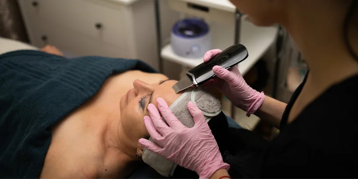 Ošetrenia pleti: Čistenie, kolagénové nite, lifting či Fit face masáž tváre