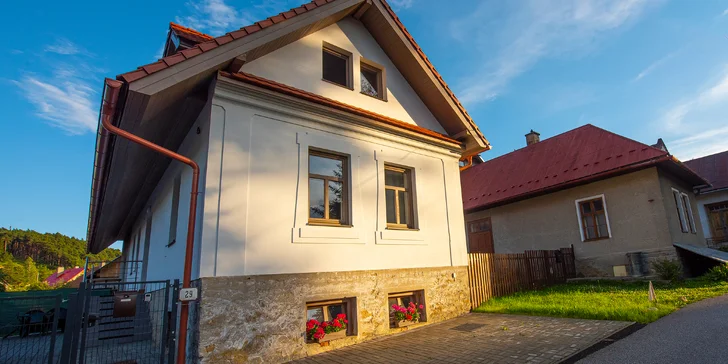 Rodinný domček na úpätí Vysokých Tatier s kapacitou 8 osôb: krásny výhľad na hory, tri samostatné izby s kúpelňami, plné vybavenie